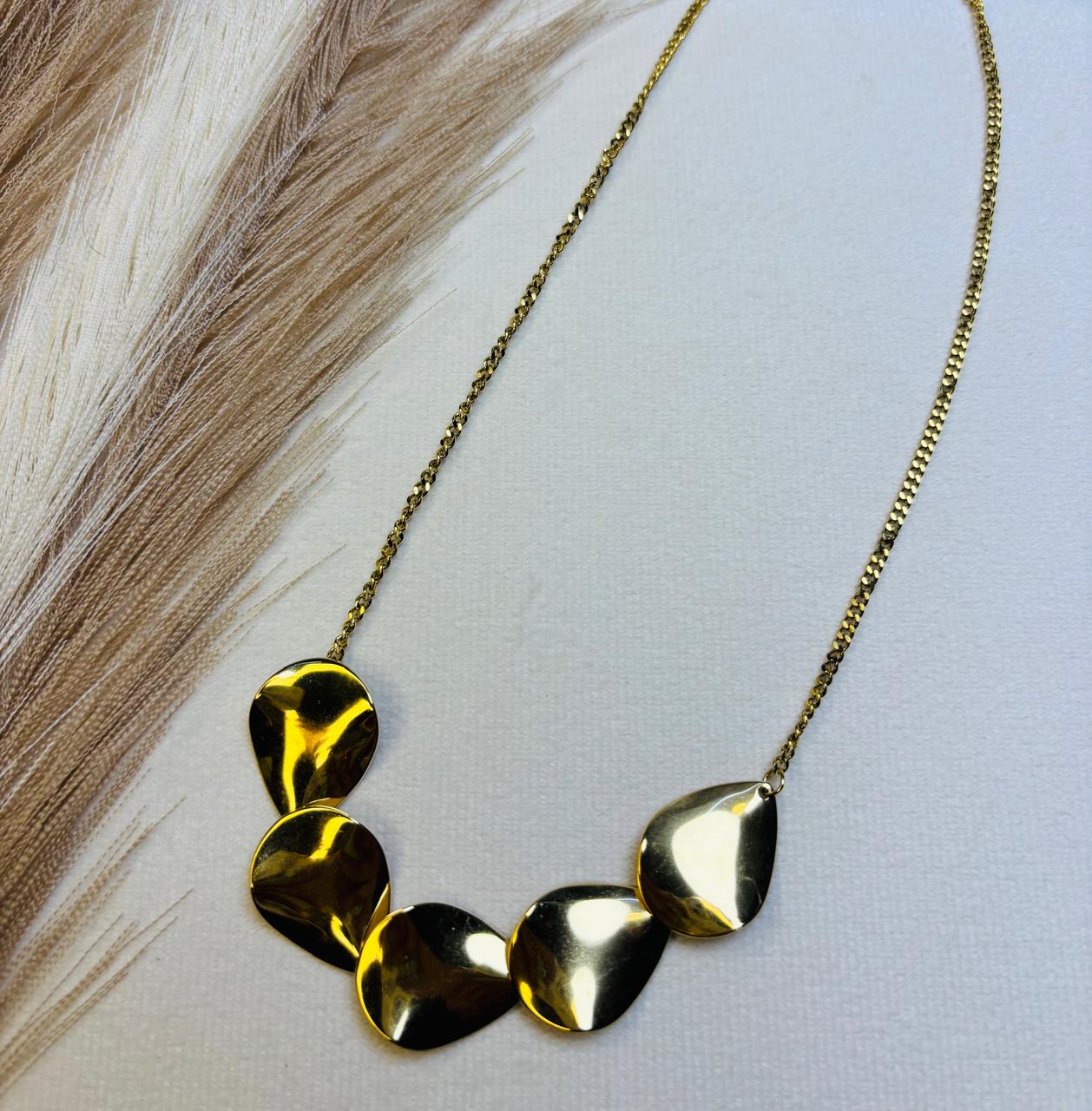 Petal Sculpt Chain