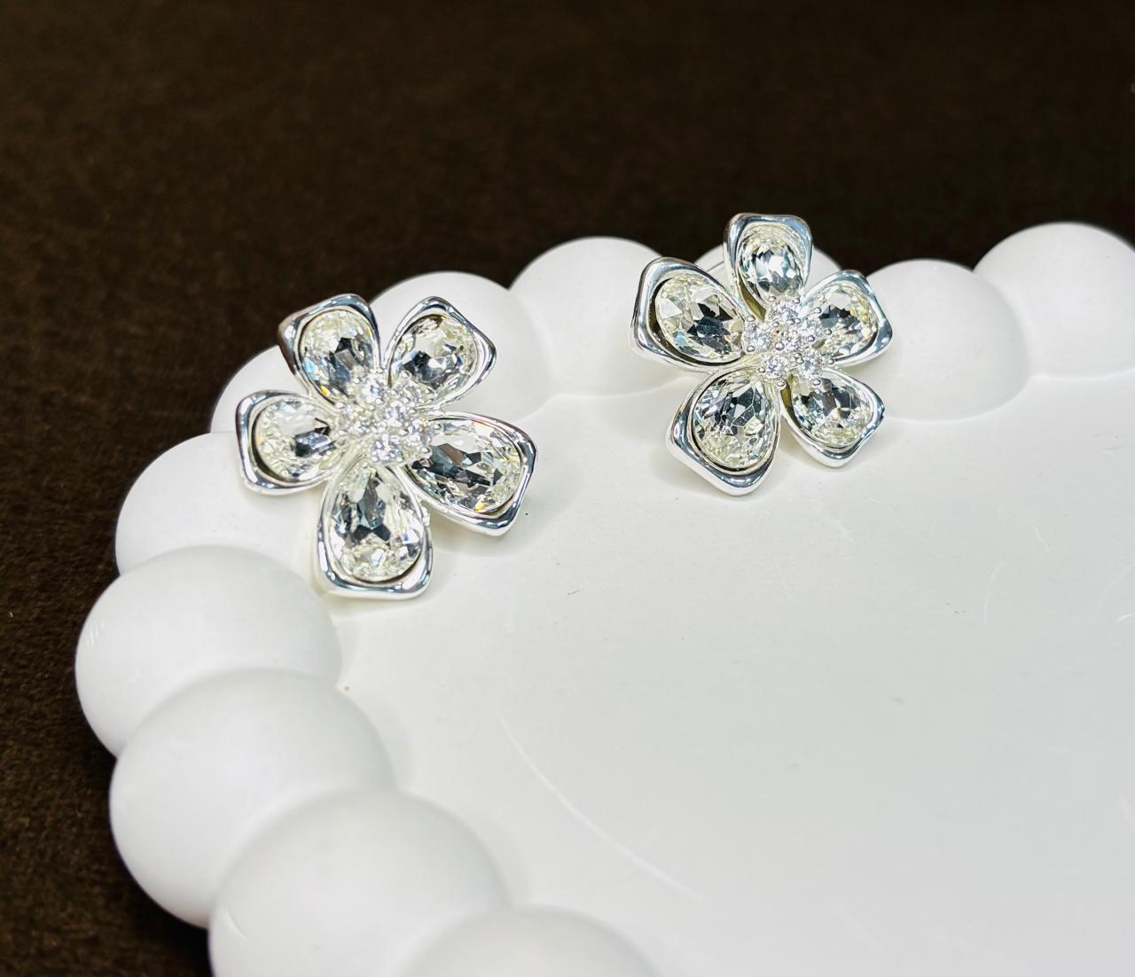 Zeenat Crystal Bloom